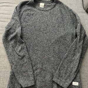 LIKE NEW Men’s Sweater